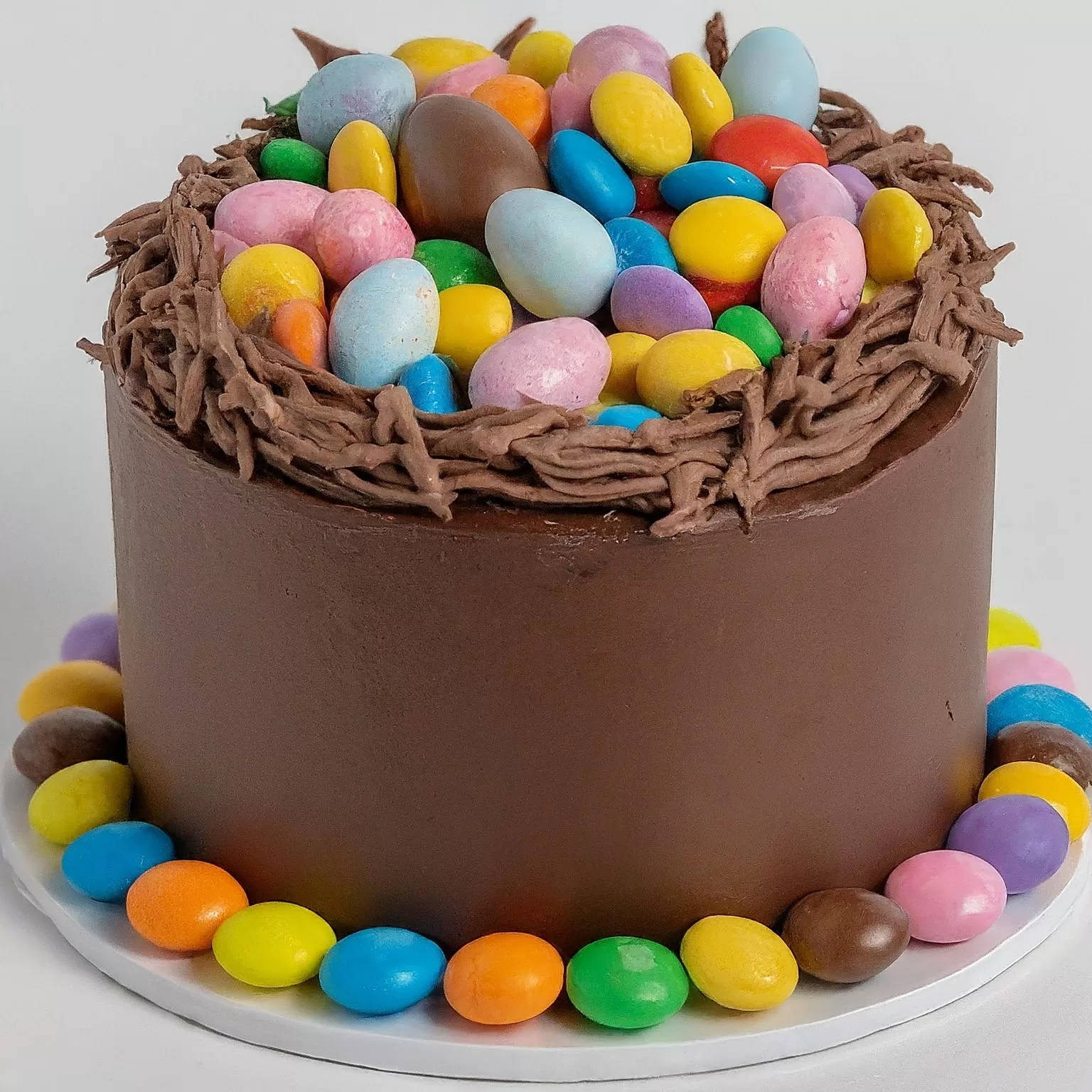 pastel húmedo de chocolate de Pascua